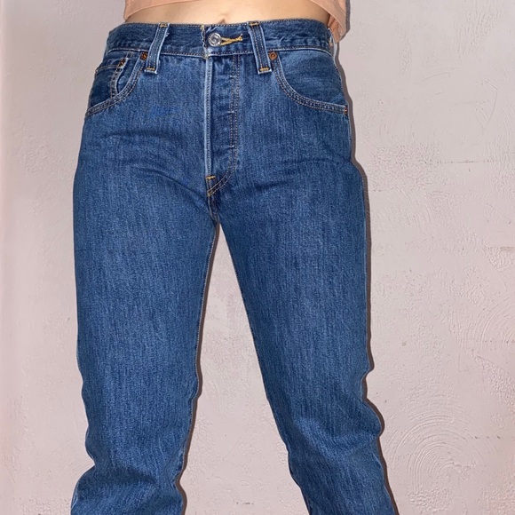 Levi’s 501 Jeans - Picture 2 of 15